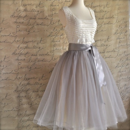 retro-girl811:  prettypinkcontroller:  youre-a-huggylostgirl:  retro-girl811:  Two-Tone Tulle Cocktail Dresses  I WANT IT NOW   My dress!!  Oh my gosh! Thank you for all these notes! 