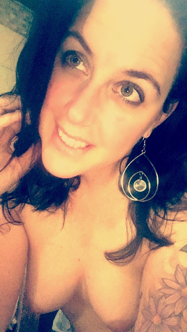 sassyandlovingit:  Happy Friday #SassyAndLovingIt #BigEarrings