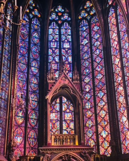 crazylocaldreamer:vivalcli:Sainte-Chapelle, Paris, France ~ frickenstephOh hey it’s the most beautif