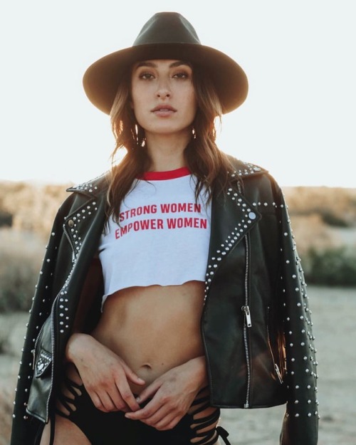 Strong Women Empower Women @biancapalmerin hmua @bri_oro @lohdy (at Joshua Tree, California)