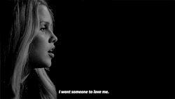 Quiero alguien que me ame :S 