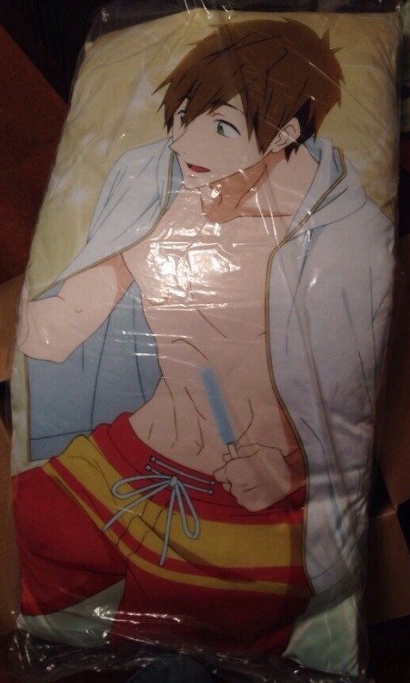 XXX its-saya:  MAKOTO PILLOW GIVEAWAY. You spend photo