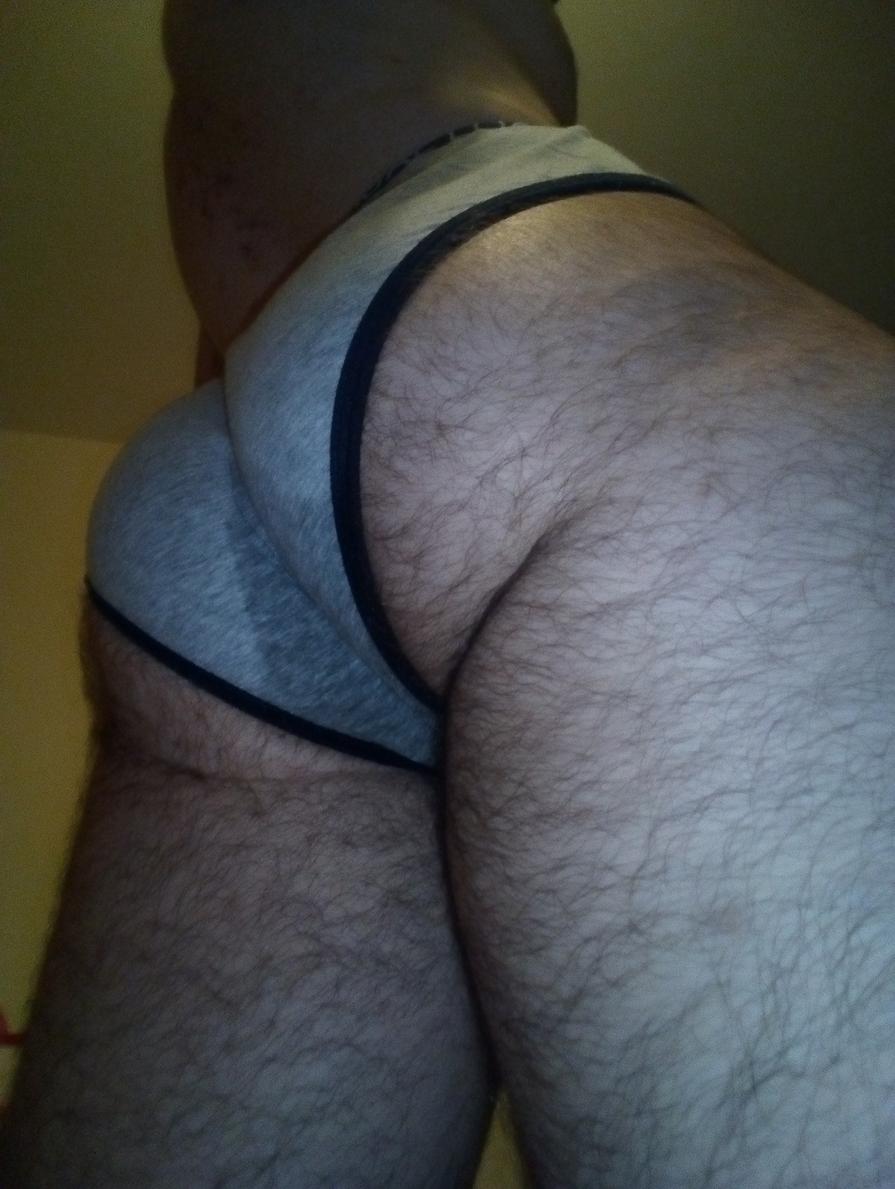 hornyhairybutt:   After the gym 💦🍑 