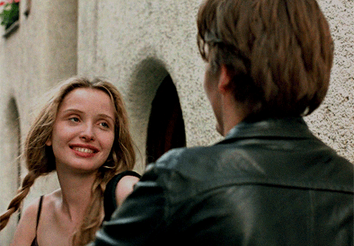 ladiesofcinema:Julie Delpy as CélineBefore Sunrise (1995) dir. Richard Linklater