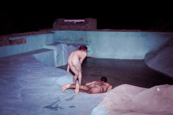 discordant23:  Kaltes Klares Wasser (Todo cambia).Model: Jonás Romero +   Absque Carlos  http://discordant23.tumblr.com/ 