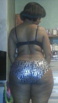 So Fukin Thick!! http://rtupnu.tumblr.com