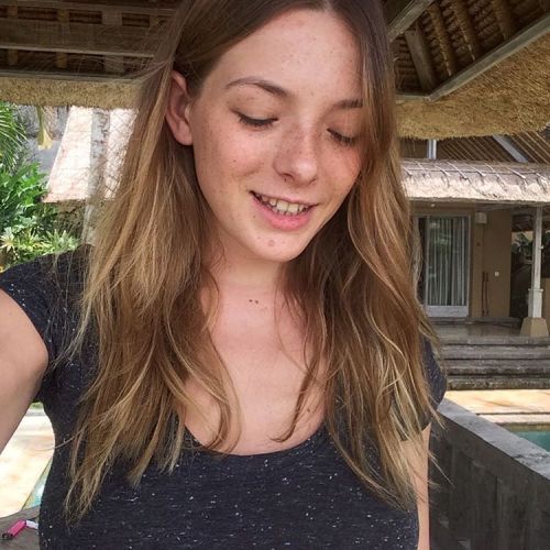 bugsbunnygf:  Happy me😊 #wapadiume #ubud #indonesia #bali #hotel #lifeofadventure #mytravelgram #travel #girl #model #nomakeup #nofilter #smile #forthosewhodream #bestoftheday #picoftheday  (at Wapa di Ume Resort & Spa)  Beautiful smile!!