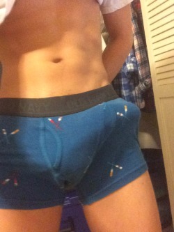 bigdickaznboy:  when I am horny, I like to bulge around