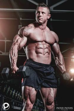 drwannabe:  Johnny Lucas