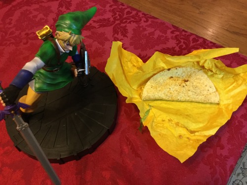 So my younger brother got me a SUPER cool Link figure aND MY OLDER BROTHER GOT ME A TACO