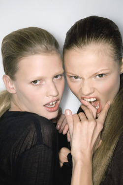 vuittonable:  lara and magdalena backstage at fendi s/s 08 