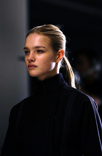 spunkh:  voulair: Natalia Vodianova at Calvin Klein Fall 2002  x 