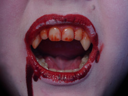 blog-with-fangs:Vampire blog. 