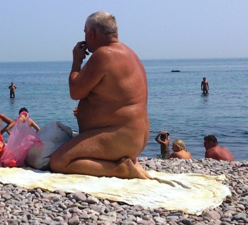 silverbadbear:Gorgeous grandpa