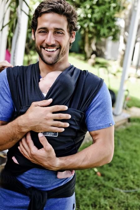 fuckyeahmumblrs:  Here are some baby wearing dads from google because why not. 