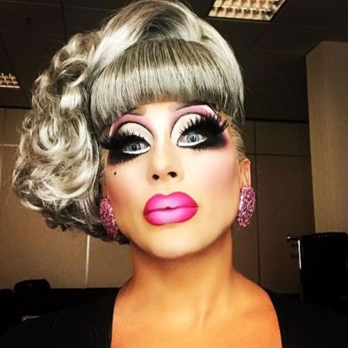 @thebiancadelrio is finally embracing her age… . #dragqueen #makeup #drag #dragaholic #inst