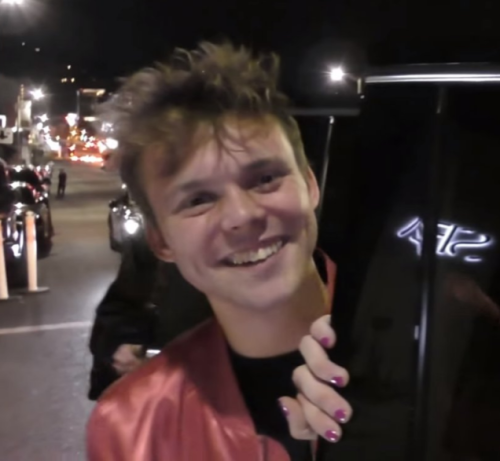 Never Not Thinking Abt Ash With Hot Pink Nails