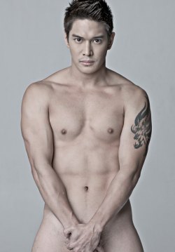 365daysofsexy:Great seeing LUIS ALANDY on Binoy Henyo and playing a good DILF this time. ^_^