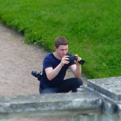 #Peterhof. #Moments &amp; #portraits 23/37  #photographer #streetphotography #boys #photohunt #green #grass #stone #walk #travel #spb #Russia #russianboy #portrait