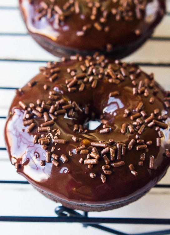 fullcravings:  Double Chocolate Cake Doughnuts
