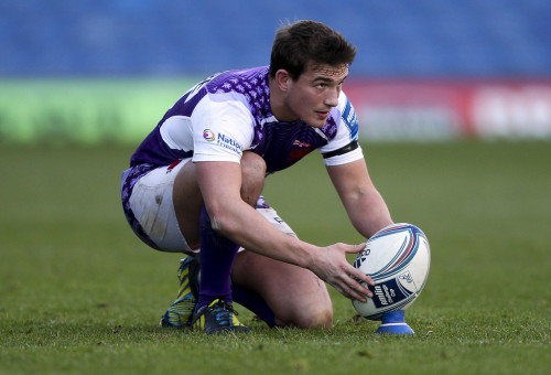 ruddlesrocket:  Alex Davies, London Welsh  Kneeling before his Team Captain to the world he&rsqu