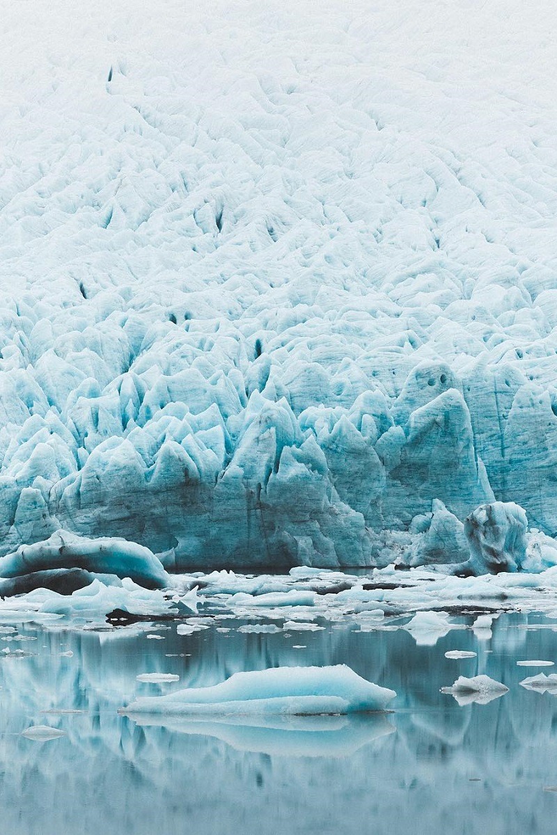 alecsgrg: Mirror on the water