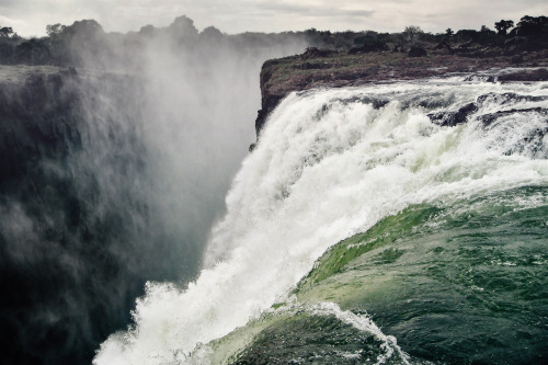 breathtakingdestinations:Victoria Falls - Zimbabwe (by Simon Matzinger) 