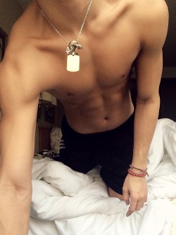 wowcocks:  He’s sexy and he shows it http://wowcocks.tumblr.com/