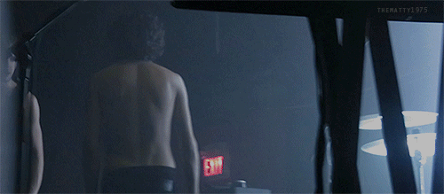 rufiohealy:  yxnax:  10 things guys think turn you on but actually don’t  well matty healys back isn’t one of them 