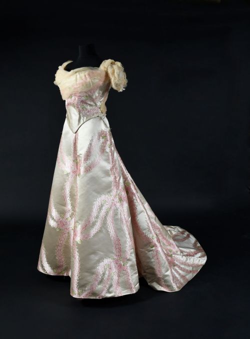 Worth evening dress ca. 1895From Coutau-Bégarie & Associés