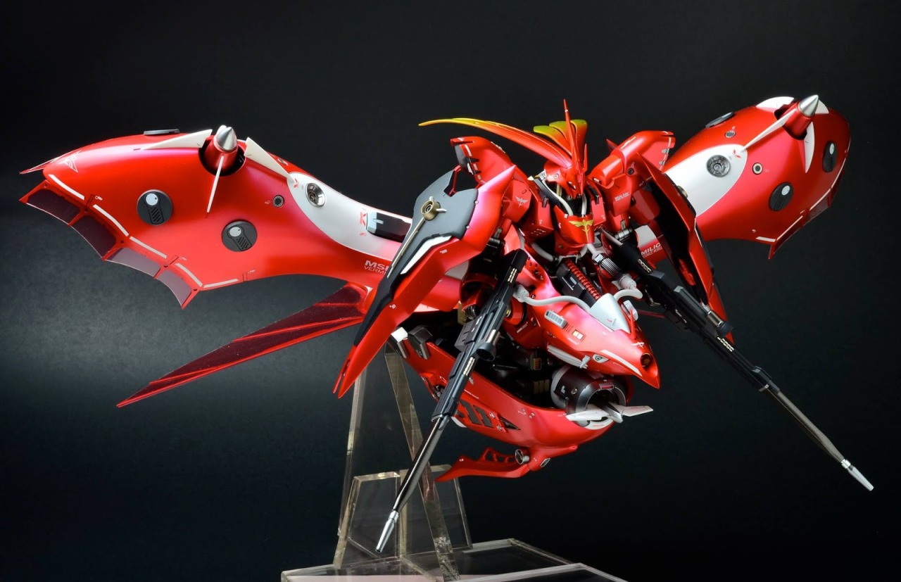 mechaddiction:  RE/100 Nightingale + Sazabi ‘朱雀’ Custom Build - GBWC Hong