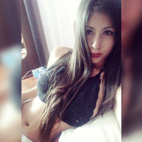 sexy chilena Valeria Isabella on instagram www.instagram.com/valeriabbela/