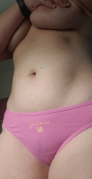 cockcrazedhotwife:What I looked like on this fine Monday! Hope your day was good