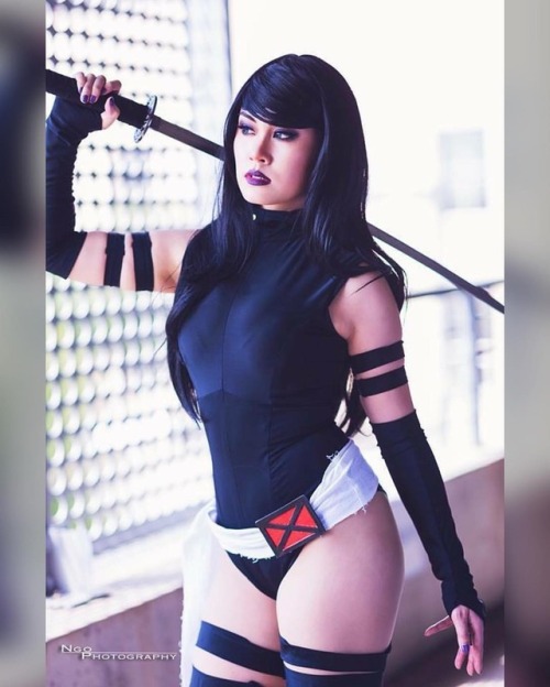 Posting more throwbacks to my past costumes! Three years ago my mom and I made an #xforce #psylocke 