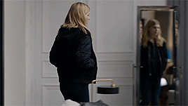 blinktumble:goodobservationshirley:Elise subtly letting Karl know she wants to leave.  Ya, Elise and