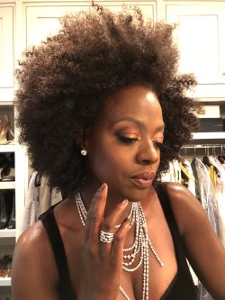 davis-viola:   Viola Davis looking flawless before hitting the 2018 Golden Globes red carpet 