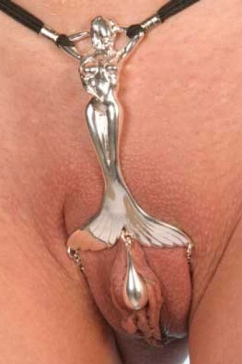 Such pretty cunt jewelry!!! that&rsquo;s a very lucky slut!!