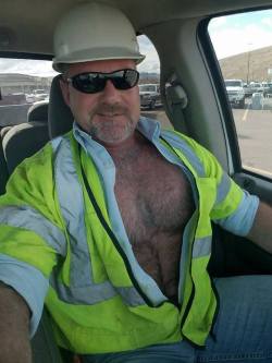 fhabhotdamncobs:  thickbear475: bear-republic:  hOT sEXY hARD wORKER   DILF~!    W♂♂F     (WARNING!   No “Pretty Boys” here.)  