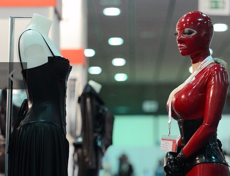 shiny-passions:  Latex