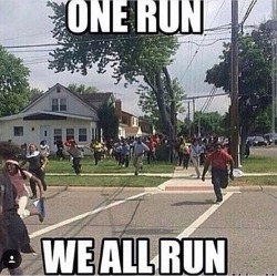 graceless-goddess:  domdadonwon:  blackscreaming:  Don’t even know why we be running 😭😂  bruh I remember in high school I went to an HBCU football game .. I was out by the tailgaters and my people came out from the stadium just running … and