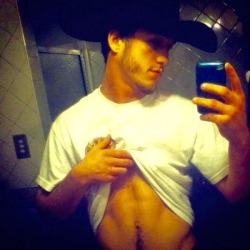 alphateck:  phd-bullrider:  Yeah baby…lets see what you have!  Yum   Ride me, cowboy&hellip;.