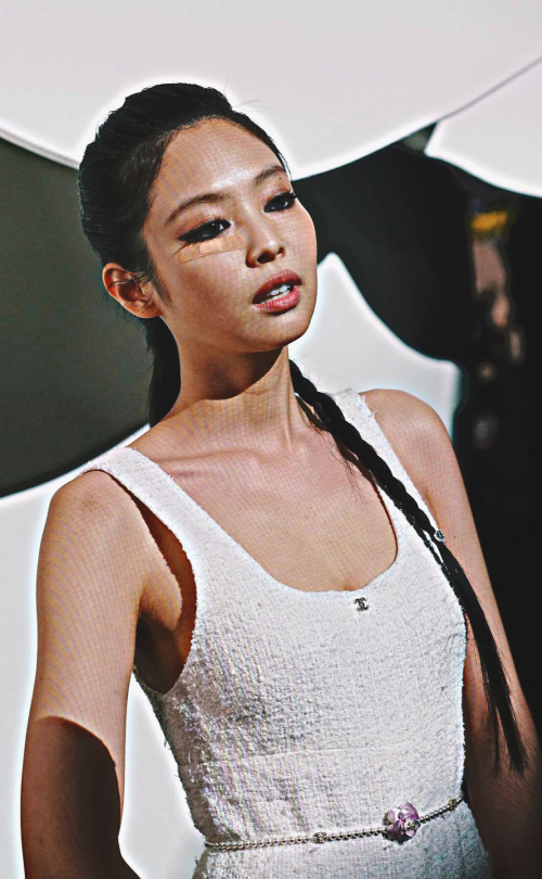 Jennie At The Chanel Show In ParisVinnie#3149 On Discord