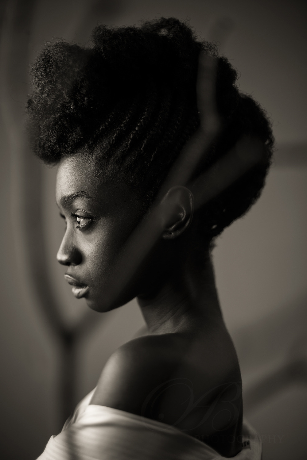 accrawalkintours:HIPLIFE CABARET: HER NAME IS ADOMAA  “Adomaa represents an add