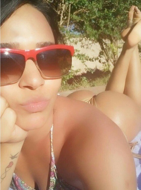selfiestream:  http://bloggingdrunk.com/selfies (videos)