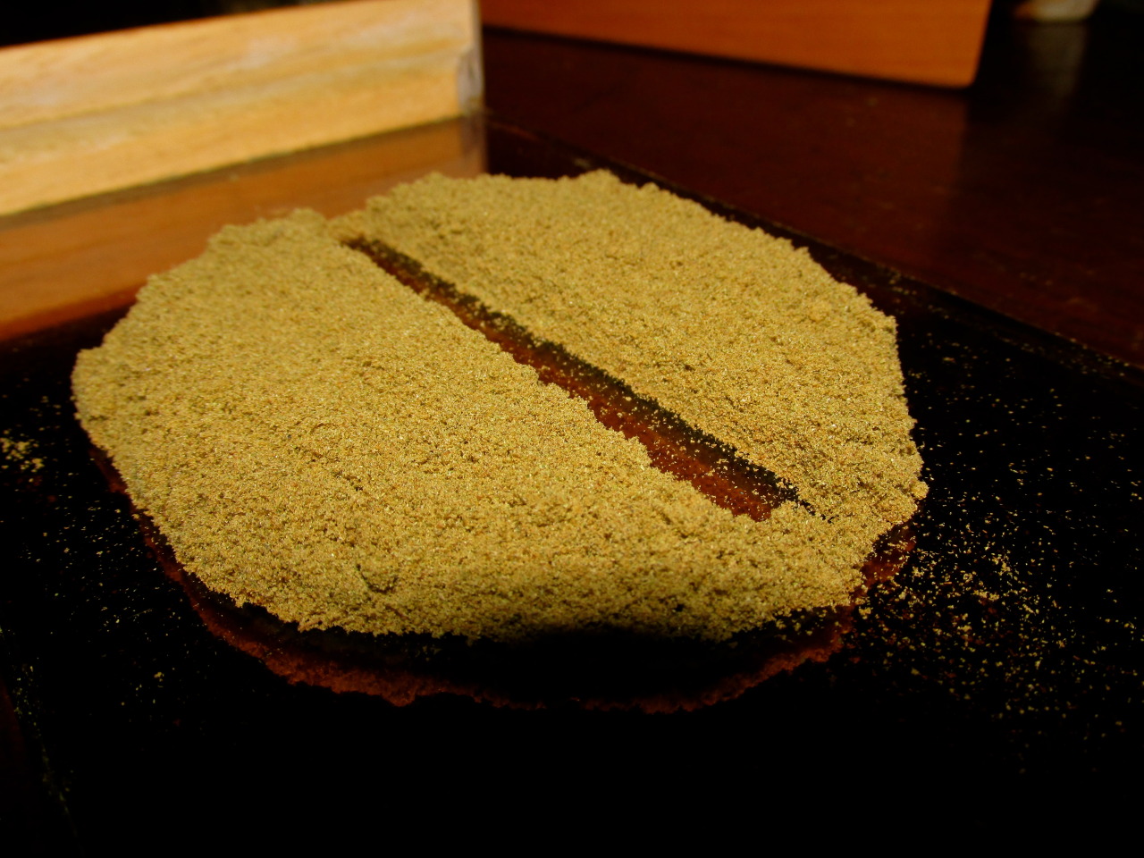 smokintrees-and-macncheese:  half inch thick slab of keif 