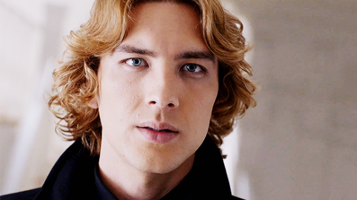 michael-lvngdon:American Horror Story: Apocalypse | Episode 9: Fire and Reign↳ Cody Fern as Michael 