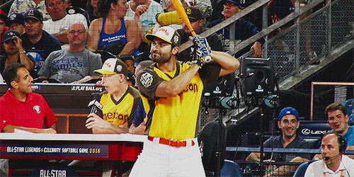 jcjoeyfreak:Tyler Hoechlin hitting a home run during MLB’s Celebrity Softball Game