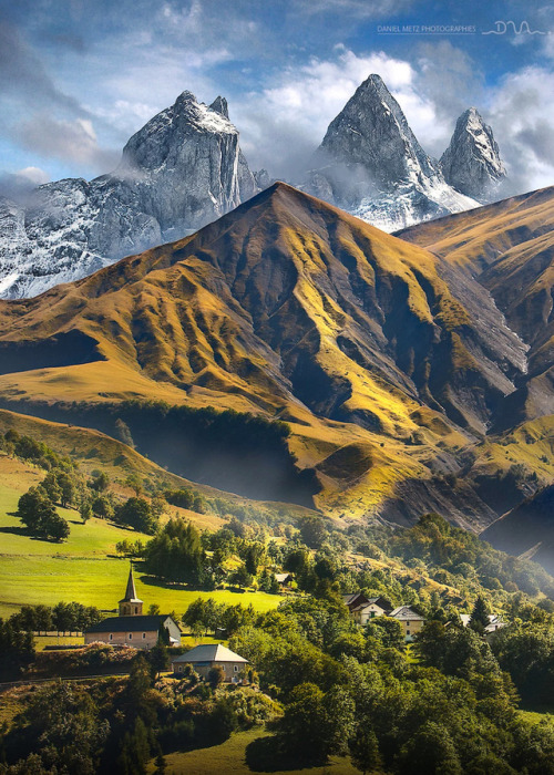 coiour-my-world:French Alps, Italy ~ Daniel Metz