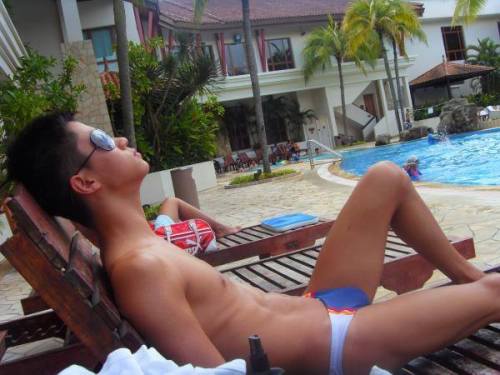 evianguy:  Hawt Asian Stud!