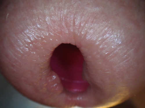 mushroomheadzblog:Cock lips wrapped around the tube